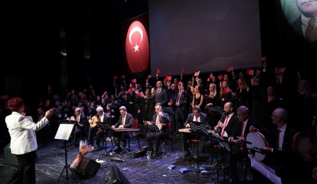Ataturkun-sevdigi-sarkilari-TEV-Kocaeli-Korosu-seslendirdi.jpg