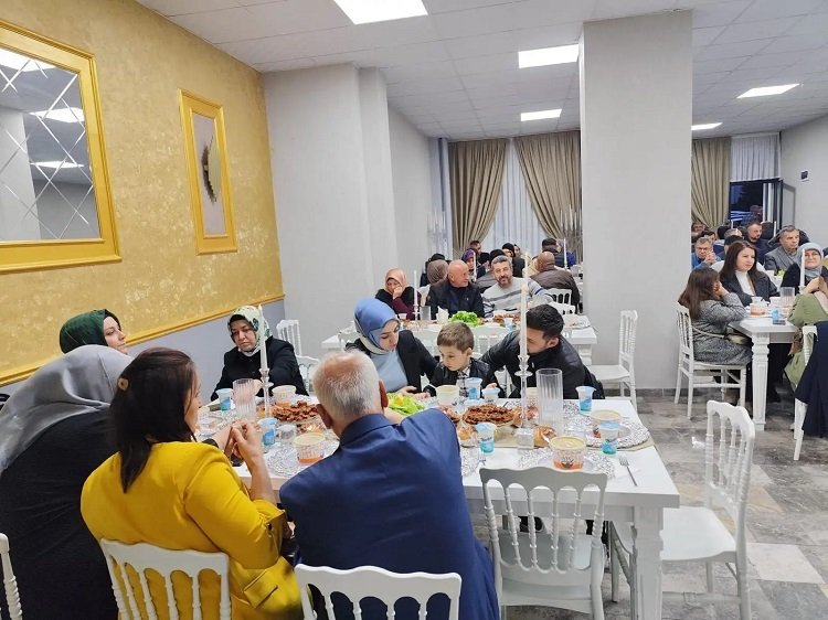Sivas’ta yaşayan Tokatlılar iftar yemeğinde buluştu
