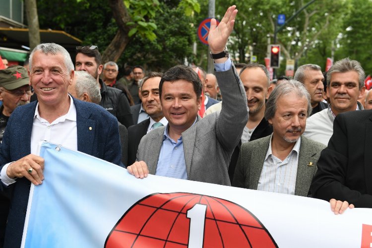 Bursa Osmangazi’de coşkulu 1 Mayıs yürüyüşü