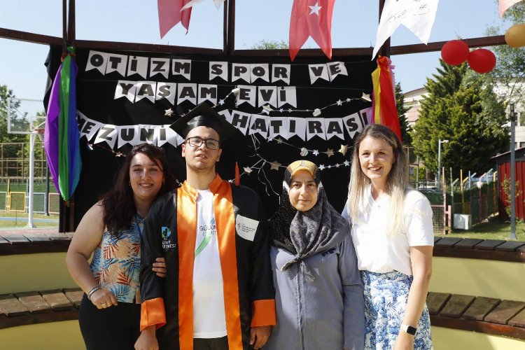 İzmit Belediyesi Otizm Spor ve Yaşam Evi ilk mezunlarını verdi