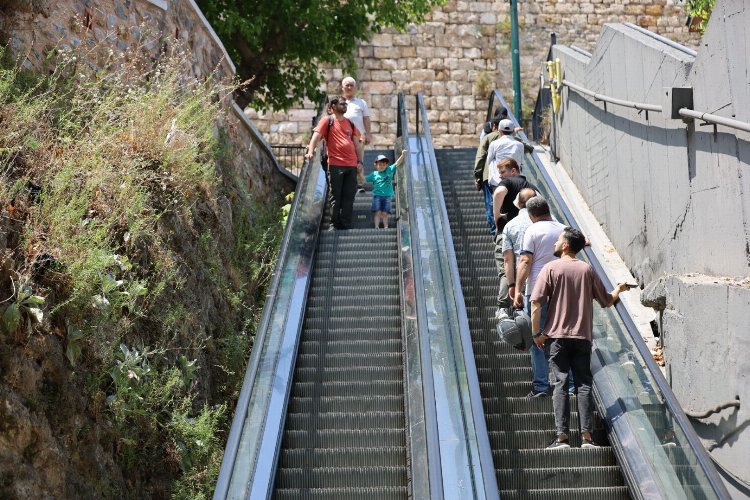 Bursa Balibey Han’da yürüyen merdivenler yeniden faal