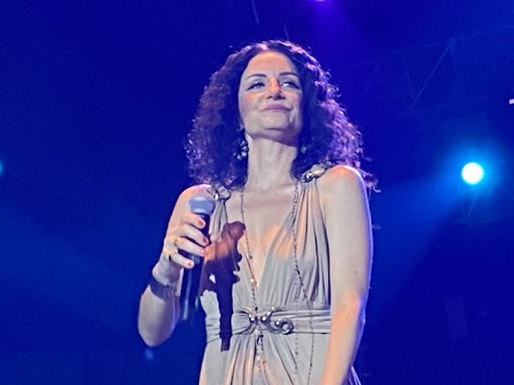 Bursa’da şarkılara kadın sesi değdi