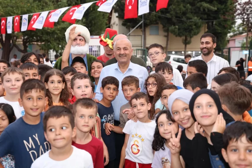 Adem Yavuzlu çocukların sinema keyfi