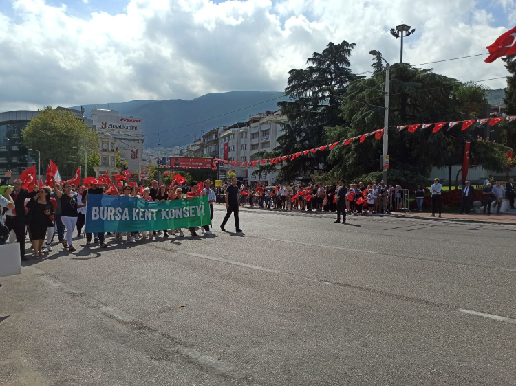 Bursa’da 30 Ağustos Zafer Bayramı coşkuyla kutlanıyor