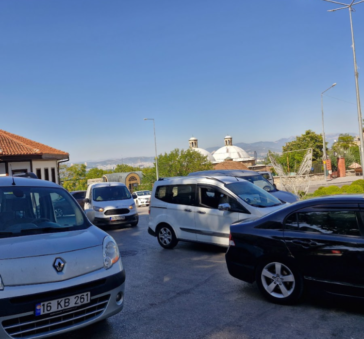 Bursa’da Çekirge Meydanı trafikle boğuşuyor