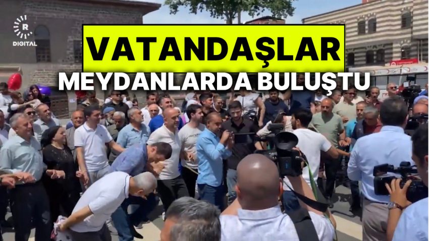 PKK’nın Silah Bırakma Kararının Akabinde Diyarbakır’da Barış Halayı Çekildi