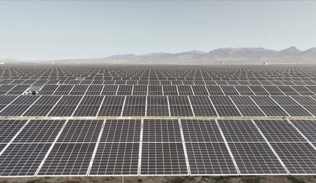 gunesten-elektrik-uretiminde-yilin-rekoru-kirildi-Y3JkCi7D.jpg